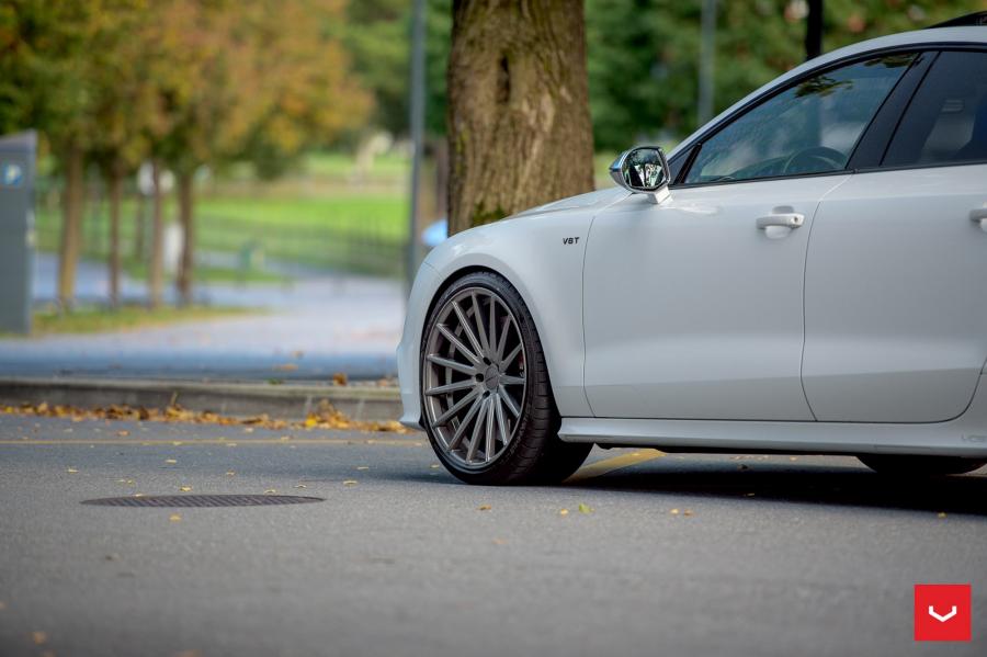 Детали экстерьера Audi S7 Sportback on Vossen Wheels (VFS2) 2016 года  (фото 10 из 26)